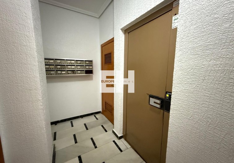 Revente - Appartement - Torrevieja - Las Piscinas Naturales