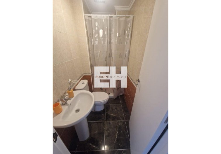 Segunda mano - Apartamento  - Torrevieja - Centro - Muelle Pesquero