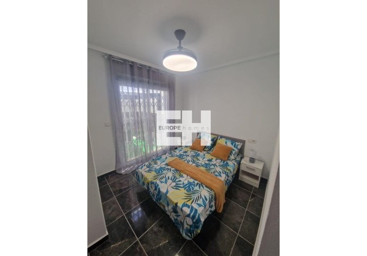 Segunda mano - Apartamento  - Torrevieja - Centro - Muelle Pesquero