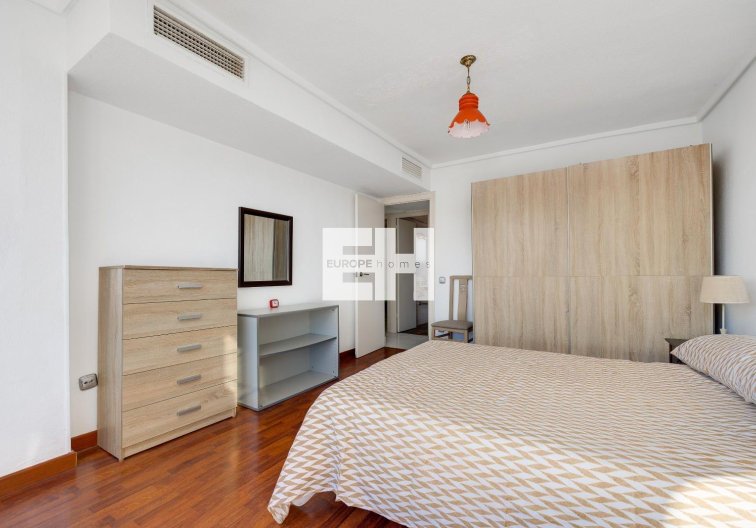 Segunda mano - Apartamento  - Torrevieja - Centro