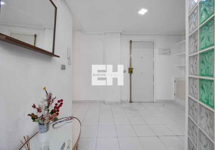 Segunda mano - Apartamento  - Torrevieja - Centro