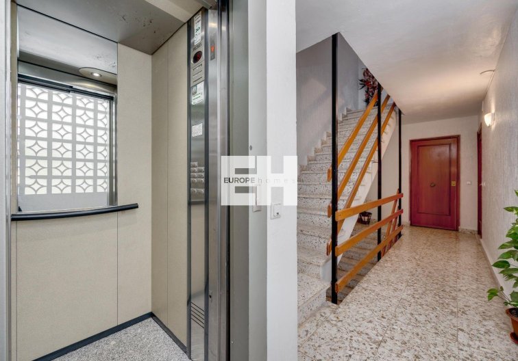 Segunda mano - Apartamento  - Torrevieja - Centro