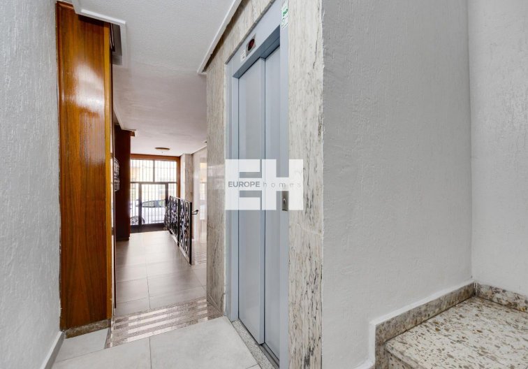 Segunda mano - Apartamento  - Torrevieja - Centro