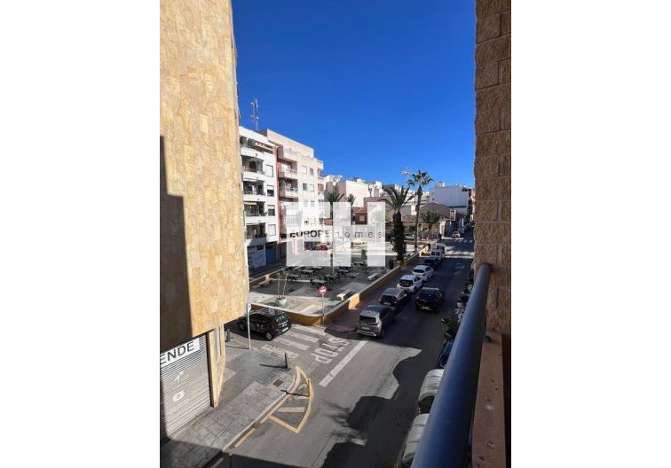 Segunda mano - Apartamento  - Torrevieja - CENTRO CASCO URBANO
