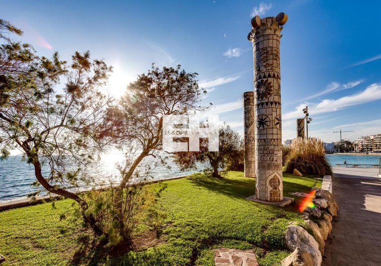 Segunda mano - Apartamento  - Torrevieja - CENTRO CASCO URBANO