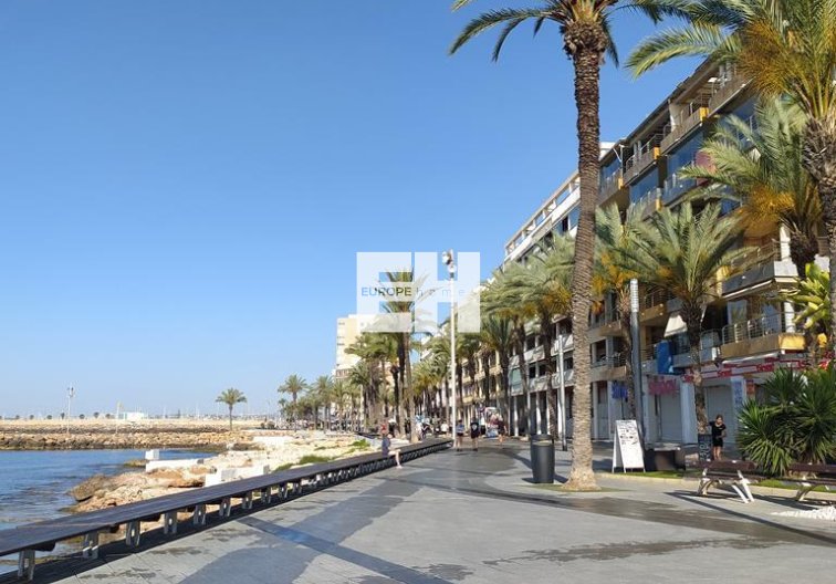 Segunda mano - Apartamento  - Torrevieja - CENTRO CASCO URBANO