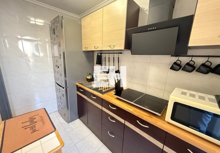 Segunda mano - Apartamento  - Torrevieja - Parque De Las Naciones