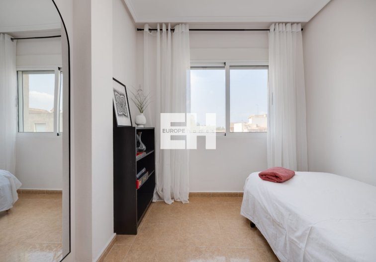 Segunda mano - Apartamento  - Jacarilla - Inland