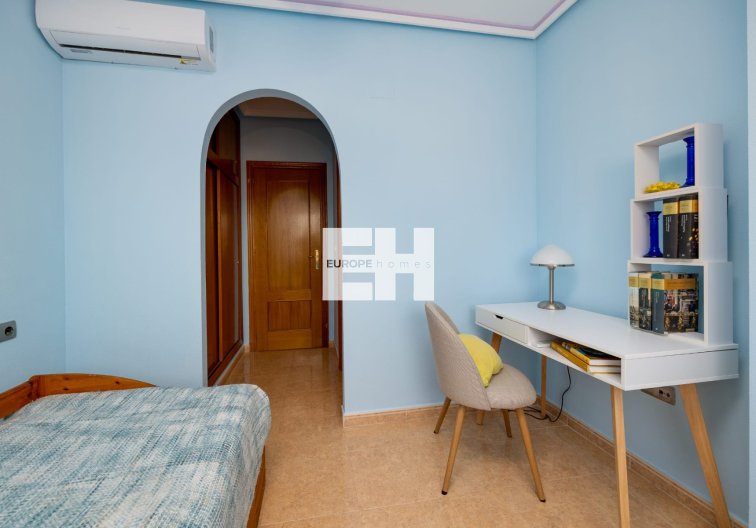 Segunda mano - Apartamento  - Jacarilla - Inland