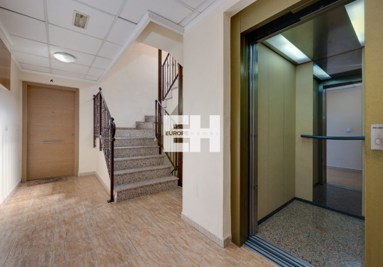 Segunda mano - Apartamento  - Jacarilla - Inland