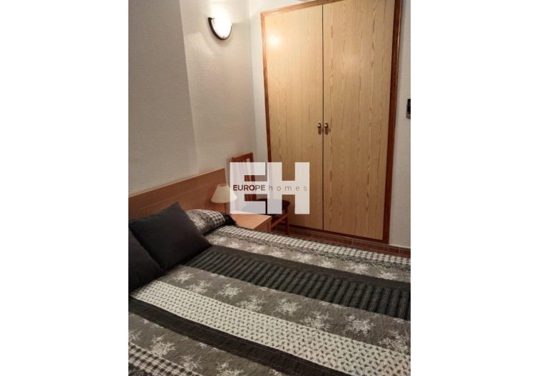 Segunda mano - Apartamento  - Torrevieja - Parque Acuático - Sector 25