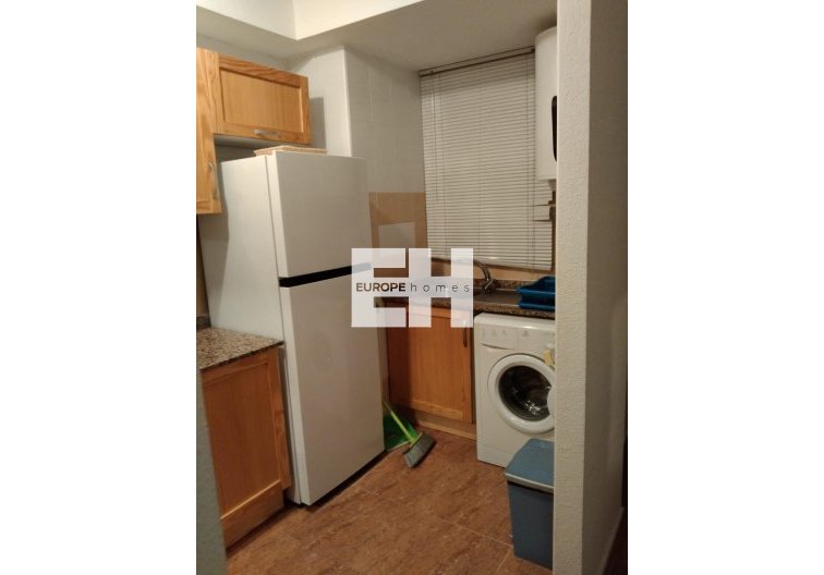 Segunda mano - Apartamento  - Torrevieja - Parque Acuático - Sector 25