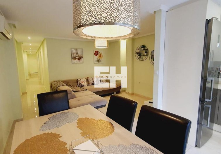 Segunda mano - Apartamento  - Torrevieja - Centro