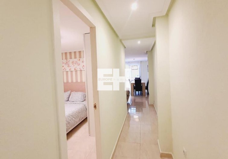 Segunda mano - Apartamento  - Torrevieja - Centro