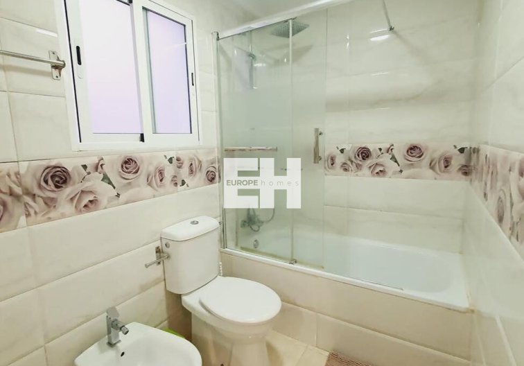 Segunda mano - Apartamento  - Torrevieja - Centro