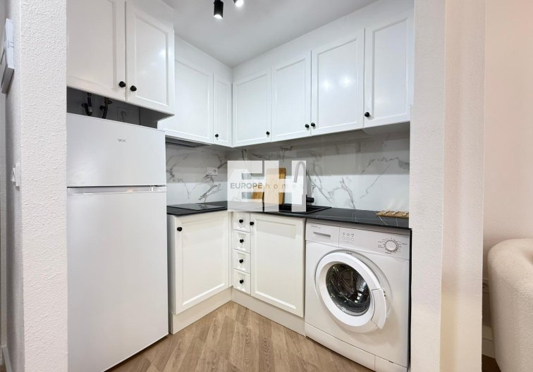 Segunda mano - Apartamento  - Torrevieja - Parque De Las Naciones