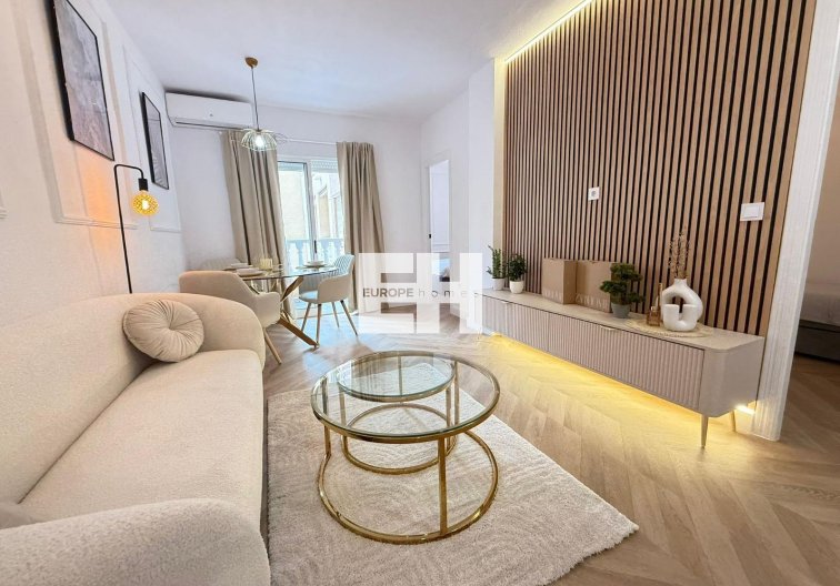 Segunda mano - Apartamento  - Torrevieja - Parque De Las Naciones