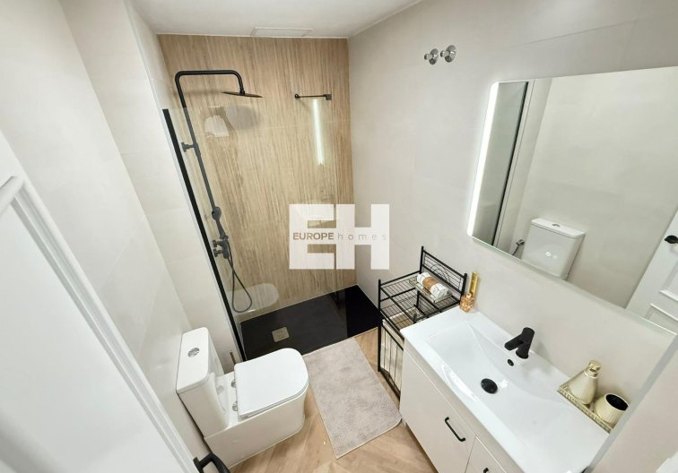 Segunda mano - Apartamento  - Torrevieja - Parque De Las Naciones