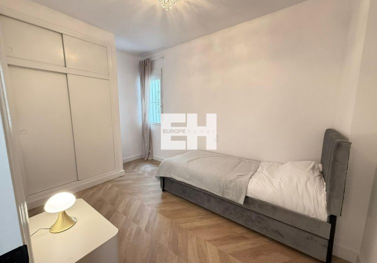 Segunda mano - Apartamento  - Torrevieja - Parque De Las Naciones