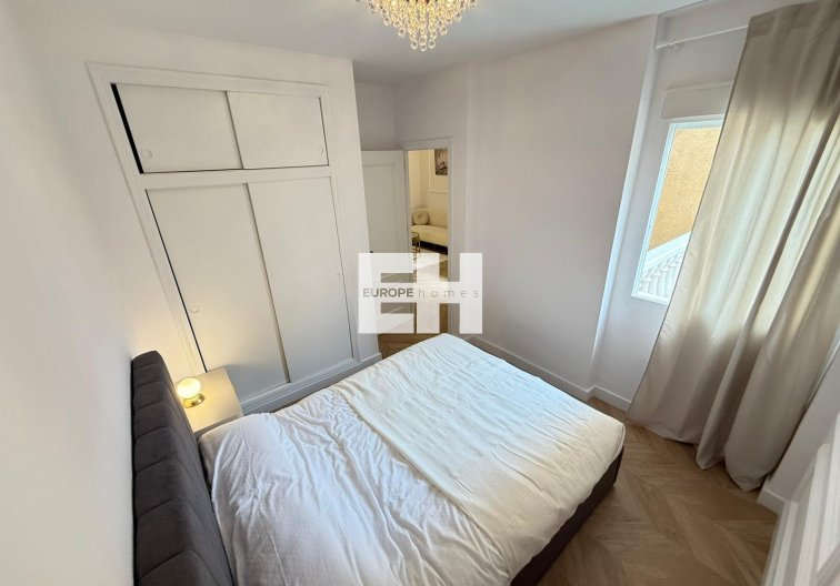 Segunda mano - Apartamento  - Torrevieja - Parque De Las Naciones