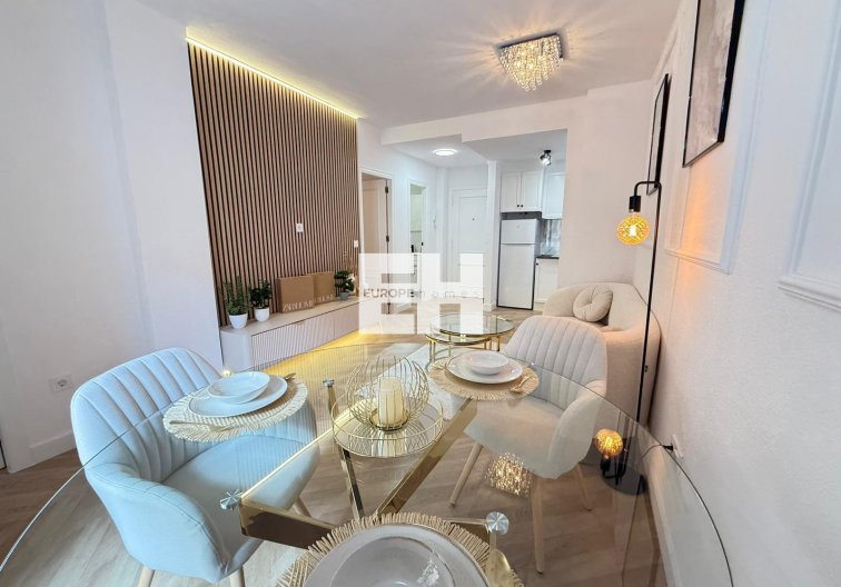 Segunda mano - Apartamento  - Torrevieja - Parque De Las Naciones