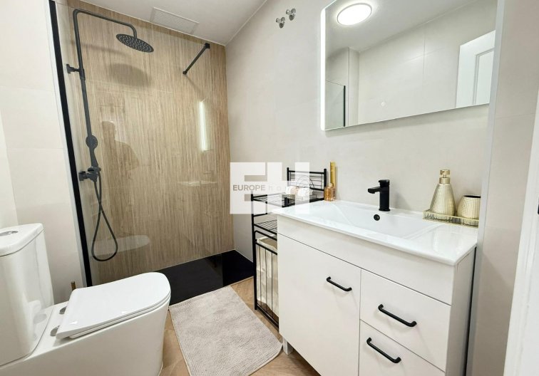 Segunda mano - Apartamento  - Torrevieja - Parque De Las Naciones