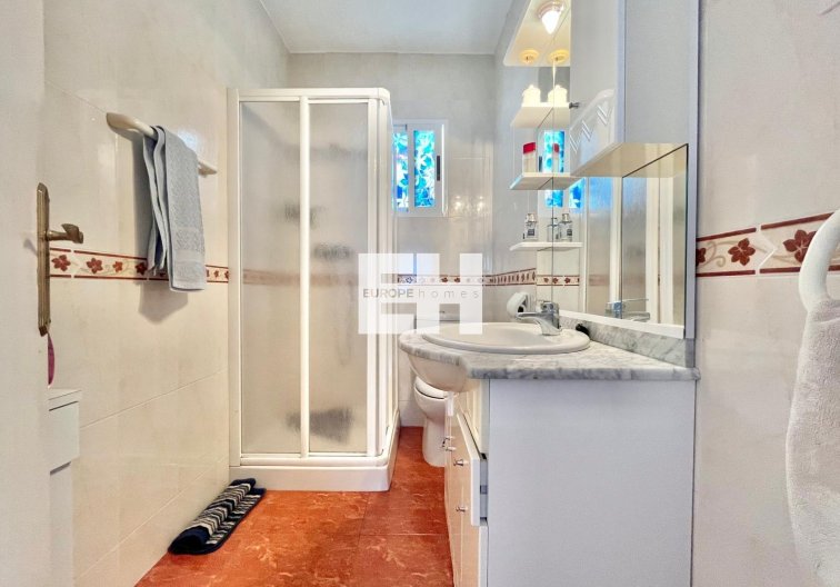 Segunda mano - Apartamento  - Torrevieja - Estacion De Autobuses