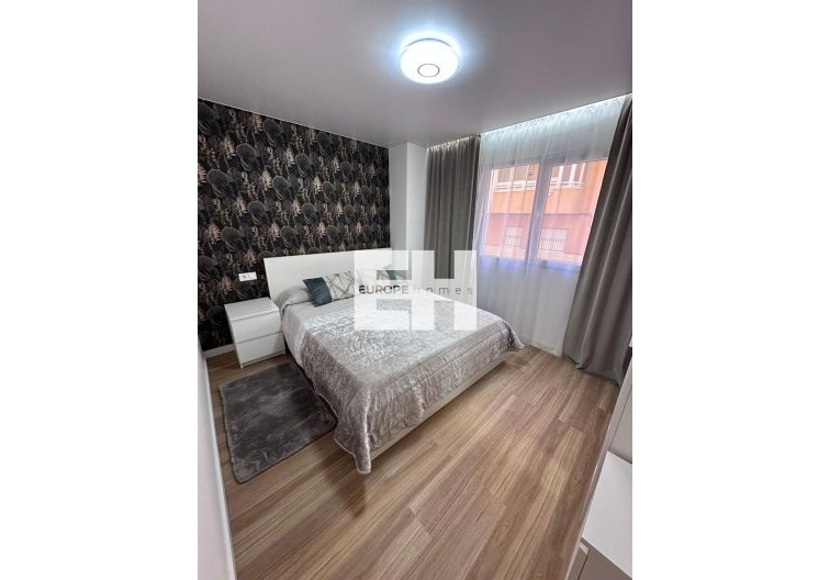 Segunda mano - Apartamento  - Torrevieja - Estacion De Autobuses