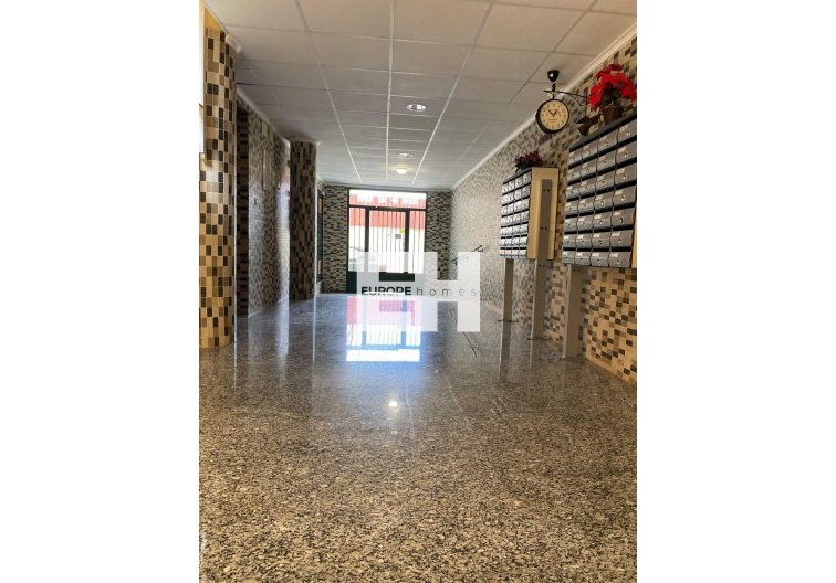 Segunda mano - Apartamento  - San Miguel de Salinas - Pueblo 9