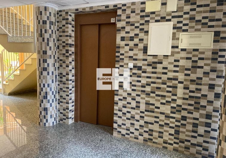 Segunda mano - Apartamento  - San Miguel de Salinas - Pueblo 9