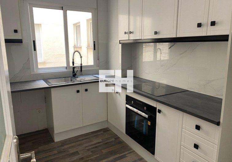 Segunda mano - Apartamento  - San Miguel de Salinas - Pueblo 9