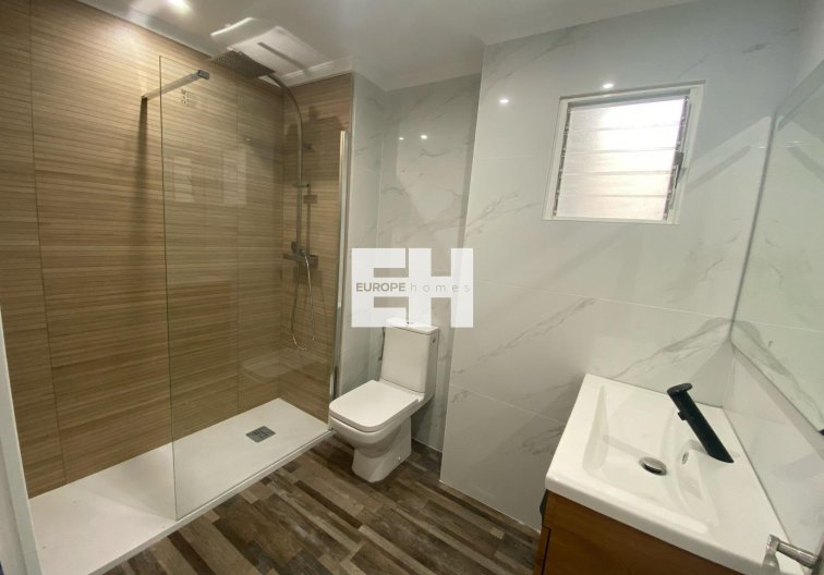 Segunda mano - Apartamento  - San Miguel de Salinas - Pueblo 9