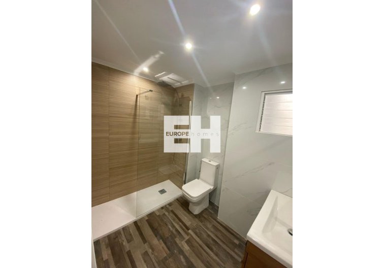 Segunda mano - Apartamento  - San Miguel de Salinas - Pueblo 9