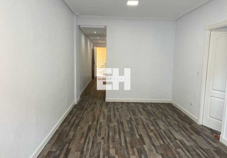 Segunda mano - Apartamento  - San Miguel de Salinas - Pueblo 9