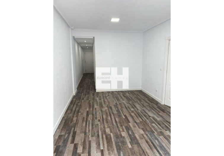 Segunda mano - Apartamento  - San Miguel de Salinas - Pueblo 9