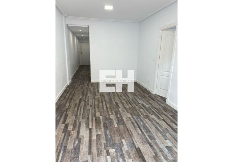 Segunda mano - Apartamento  - San Miguel de Salinas - Pueblo 9