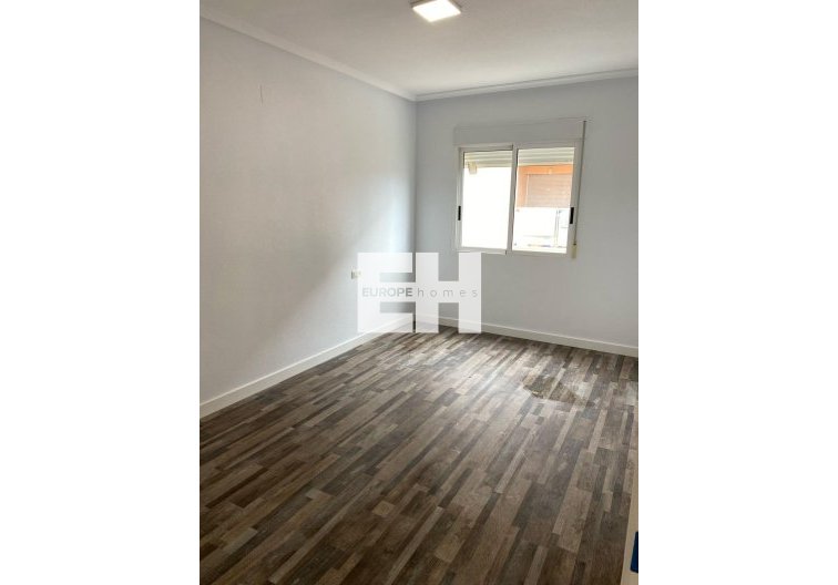 Segunda mano - Apartamento  - San Miguel de Salinas - Pueblo 9