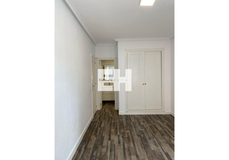 Segunda mano - Apartamento  - San Miguel de Salinas - Pueblo 9