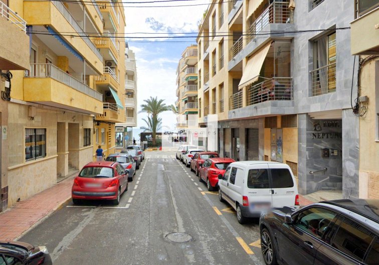 Segunda mano - Apartamento  - Torrevieja - Paseo Maritimo