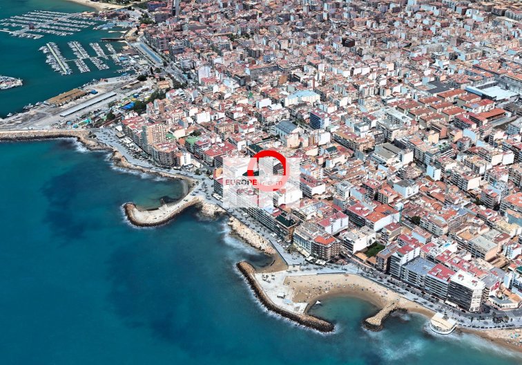 Segunda mano - Apartamento  - Torrevieja - Paseo Maritimo
