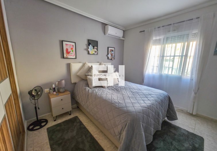 Segunda mano - villa - Villamartin - Costa Blanca