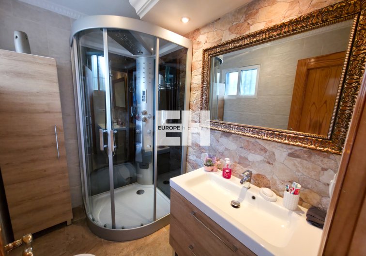 Segunda mano - villa - Villamartin - Costa Blanca