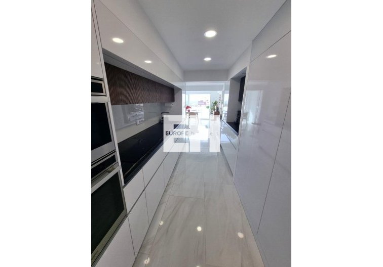 Segunda mano - Apartamento  - Torrevieja - Centro