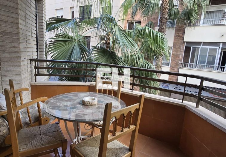 Segunda mano - Apartamento  - Torrevieja - Centro