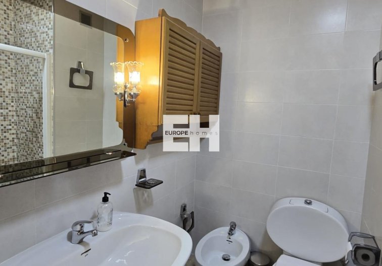 Segunda mano - Apartamento  - Torrevieja - Centro