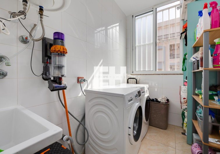 Segunda mano - Apartamento  - Torrevieja - Centro