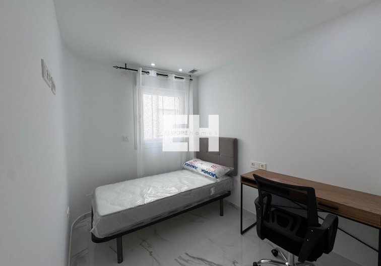 Segunda mano - Apartamento  - Torrevieja - Centro