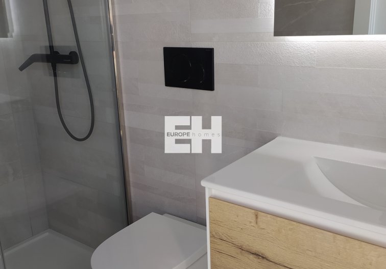 Segunda mano - Apartamento  - Torrevieja - CENTRE PLAYA DEL CURA LAS PISCINAS