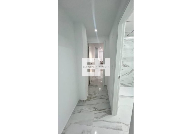 Segunda mano - Apartamento  - Torrevieja - Parque De Las Naciones