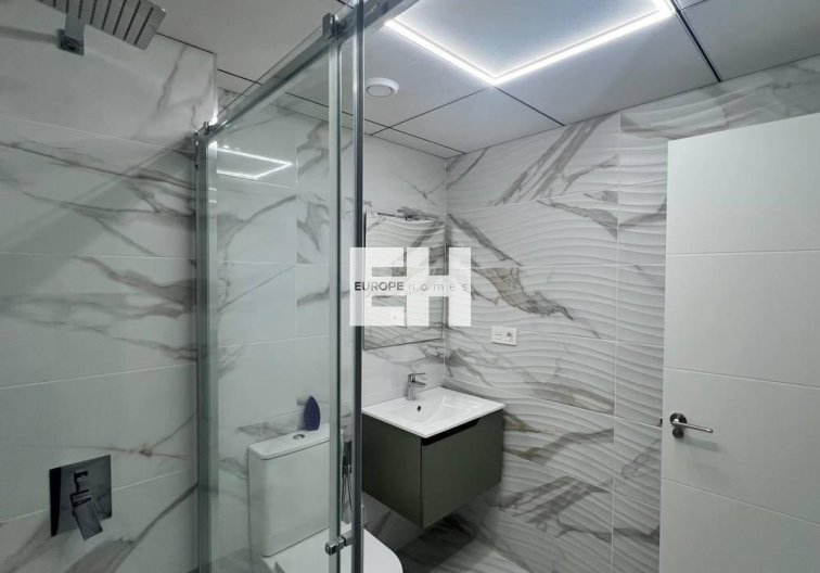 Segunda mano - Apartamento  - Torrevieja - Parque De Las Naciones